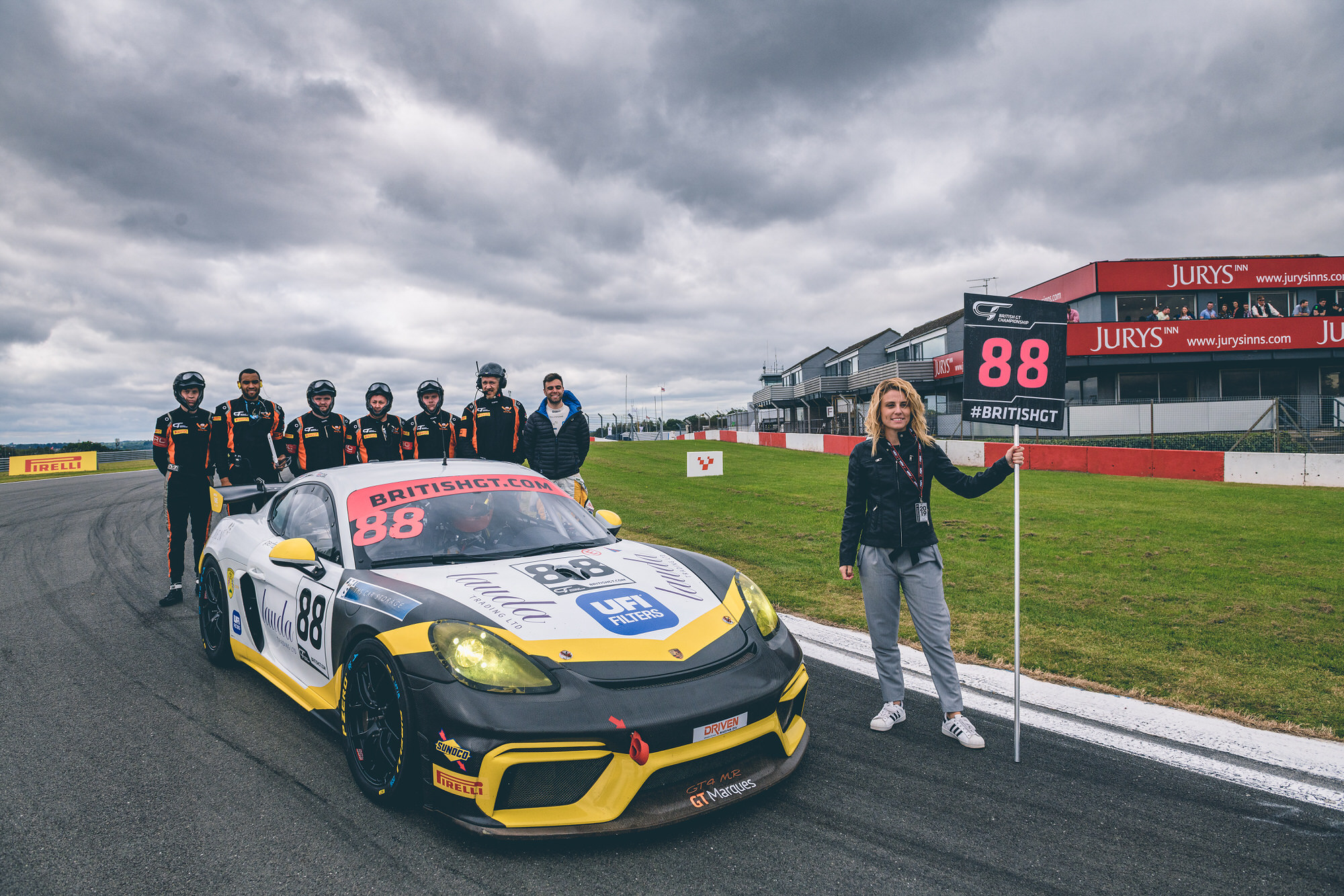 ufi-filters-dino-zamparelli-british-gt-championship-15 J9集团|国际站官网